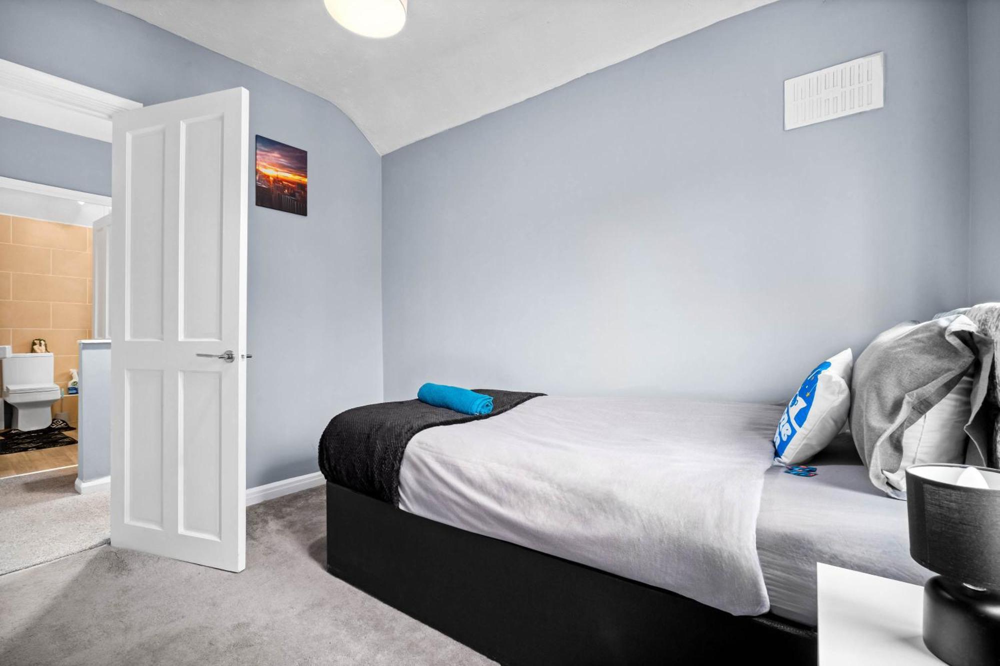 Stylish 3 Bedroom Home Away From Home เบอร์มิงแฮม ภายนอก รูปภาพ